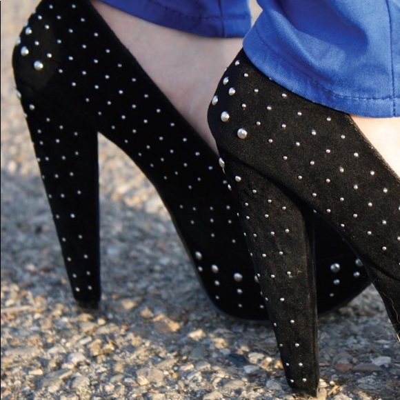 Black Studded Faux Suede Platform Pumps Size 7 - Picture 6 of 7